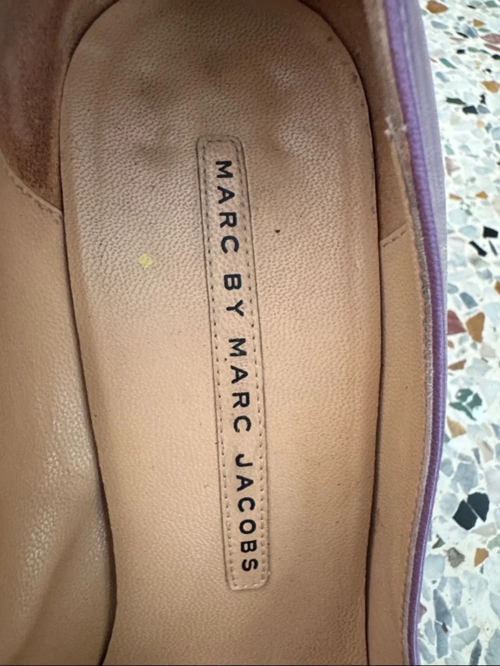 Marc Jacobs Lavender soft Leather Pointed-Toe Pumps - Picture 5 of 5